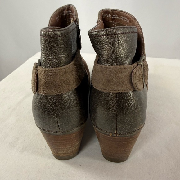 Dansko Shirley Nubuck Leather Wedge Ankle Bootie in Taupe Size 9.5-10 - Picture 7 of 10